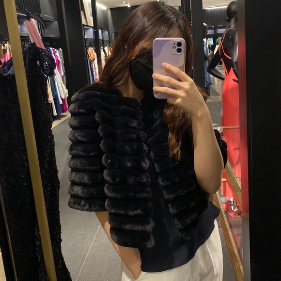 Faux Fur Mini Coat Jacket - Picture 4 of 4